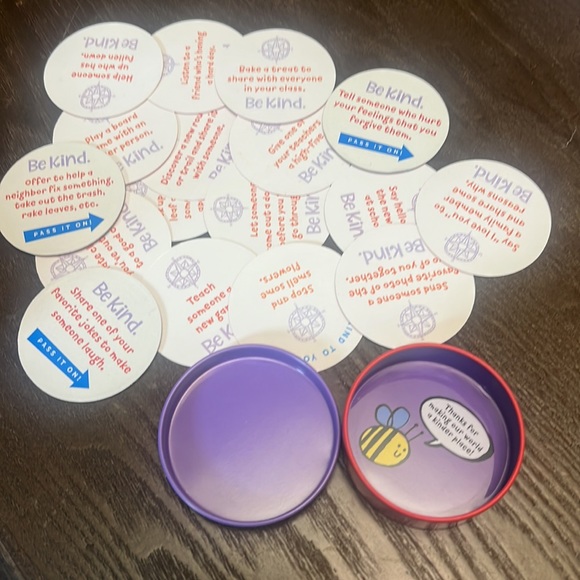 Brand new be adventurous be kind collection cards in small tin box - Picture 3 of 6